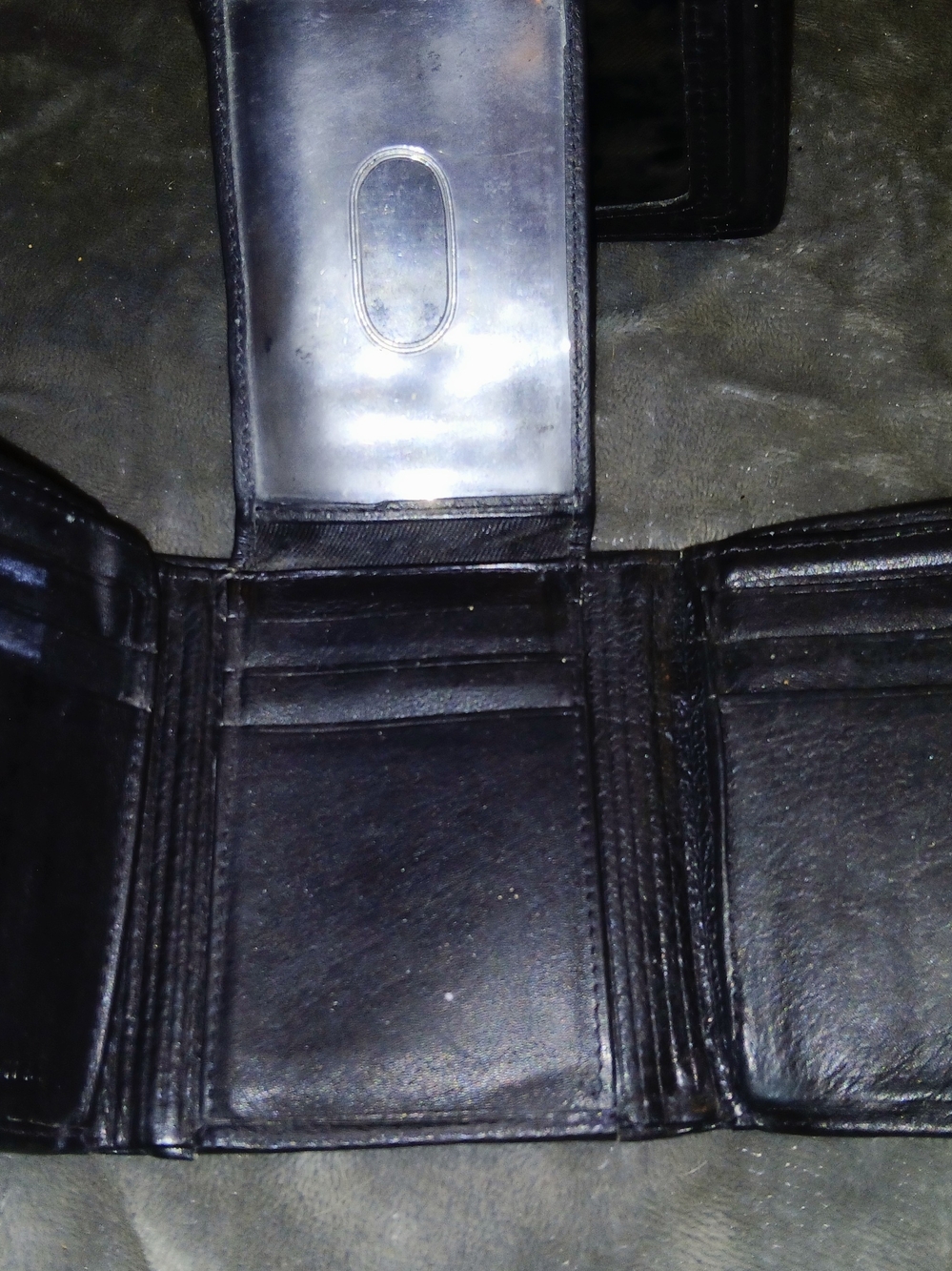2 Mens Leather Wallets Trifold and Bifold Black. Like New - Picture 7 of 14